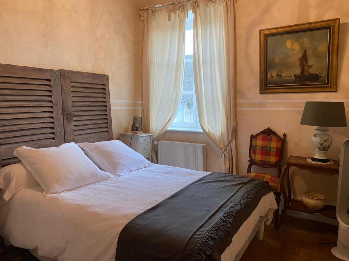 Le Pigeonnier De Saint-Loup Bed And Breakfast ภายนอก รูปภาพ